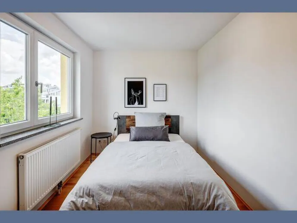 Möbliert: Helle 3-Zimmer Wohnung, Balkon und Home-Office-Option