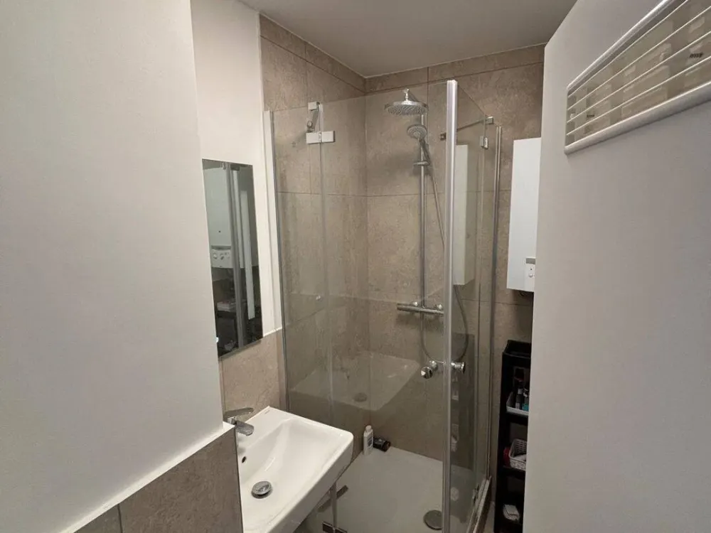 Großzügiges modernes WG-Zimmer in Nürnberger Südstadt