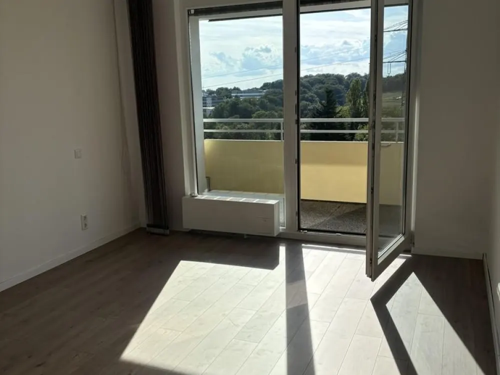 Renovierte 2-Zimmer Wohnung mit EBK, Balkon und Weitblick