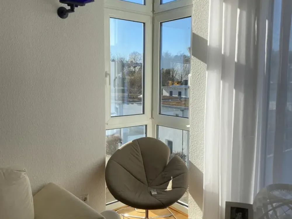 Moderne, gepflegte 4-Zimmer-Wohnnung mit Einbauküche, Balkon und TG-Stellplatz in Ludwigsburg