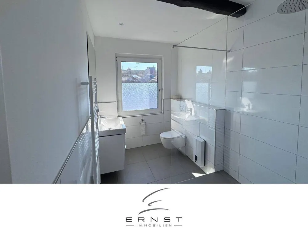 Hochwertig sanierte 3 Zimmer-Dachgeschosswohnung mit besonderem Loftcharakter und modernem Wohnkomfort