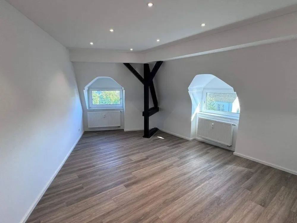 Hochwertig sanierte 3 Zimmer-Dachgeschosswohnung mit besonderem Loftcharakter und modernem Wohnkomfort