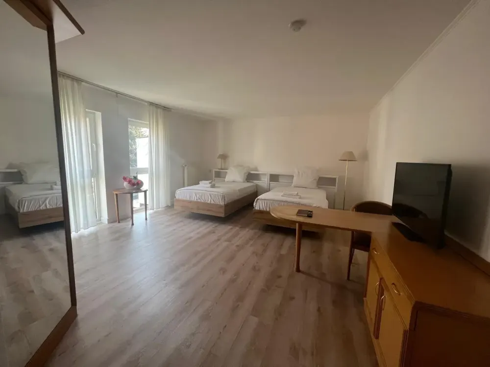 Furnished Apartment for 2 | All-Inclusive Rent incl. Electricity & Internet | U6 to Frankfurt