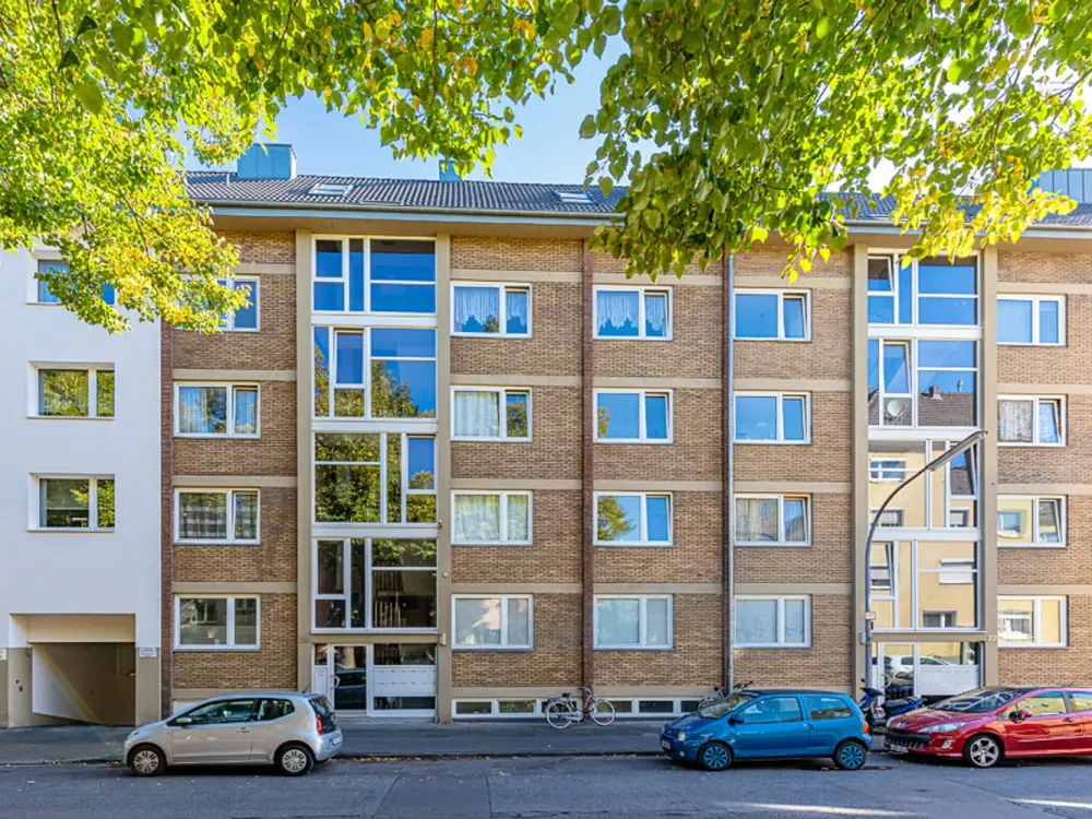 Umfassend sanierte 3-Zimmer-Wohnung mit Balkon, Erstbezug nach Modernisierung