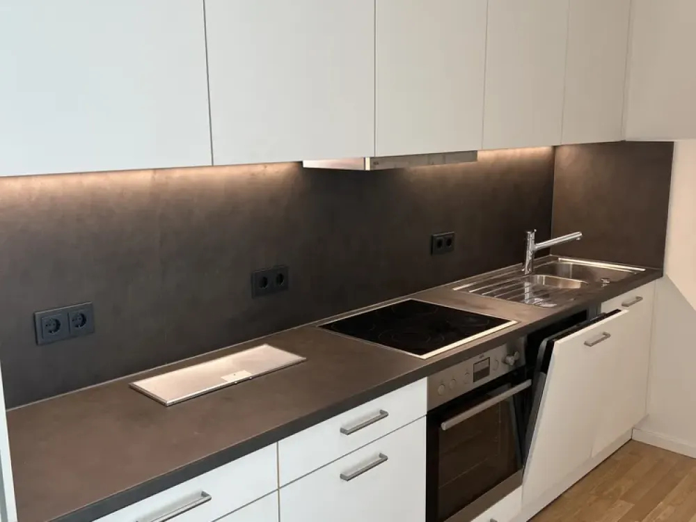 Neuwertige 5-Zimmer-Wohnung in zentraler Lage mit Balkon