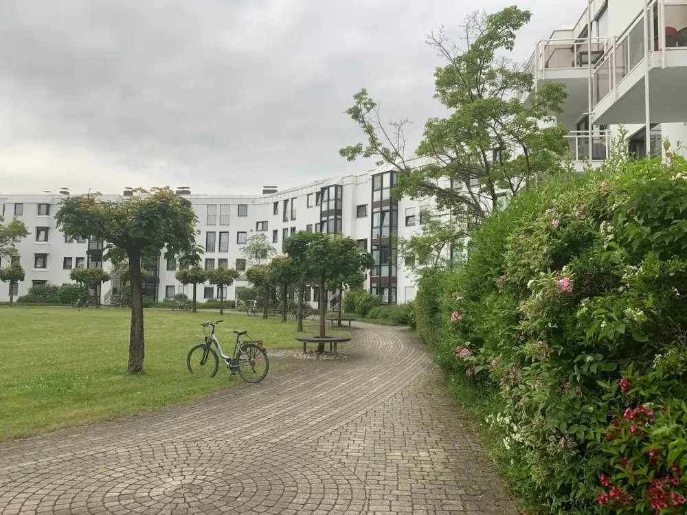 Sehr schöne, ruhige und gut geschnittene 2-Zimmer-Wohnung in gepflegter Eigentums-Wohnanlage