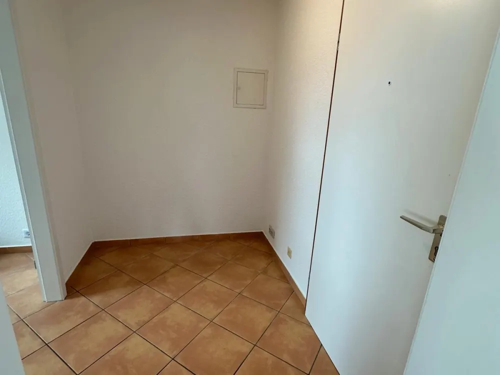 2-room apartment with kitchen and bathroom Saarbrücken Rastpfuhl, first occupancy after renovation