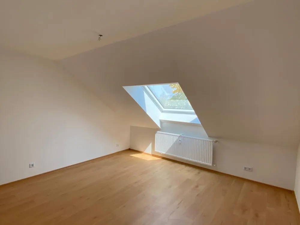 2-room apartment with kitchen and bathroom Saarbrücken Rastpfuhl, first occupancy after renovation