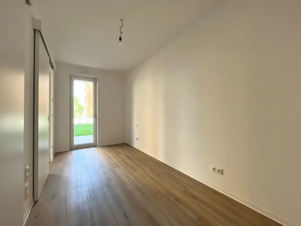 2-room new-build apartment with separate kitchen, terrace and optional fitted kitchen in Zentrum-Ost