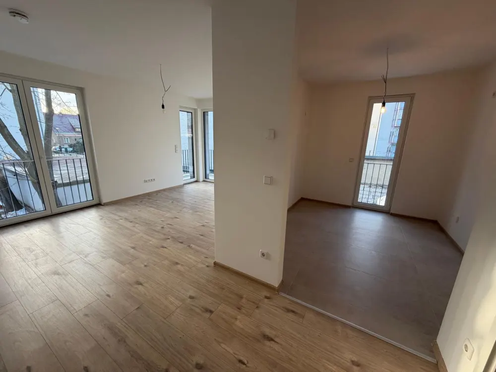 Erstbezug! 2-Zi.-Whg. mit separater Küche, Balkon, KfW-40-NH, 10 Min. zur S-Bahn! Top!