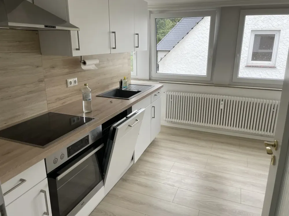 Großzügige 3,5-Zimmer-Dachgeschosswohnung mit Loggia und Garage in Bremen-Vegesack