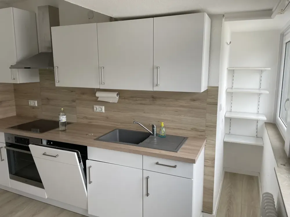 Großzügige 3,5-Zimmer-Dachgeschosswohnung mit Loggia und Garage in Bremen-Vegesack