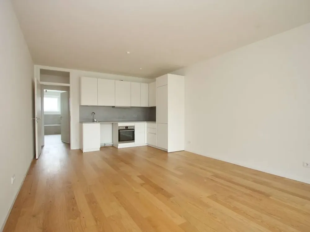 IPANEMA - bright 3 rooms with parquet, fitted kitchen and large loggia