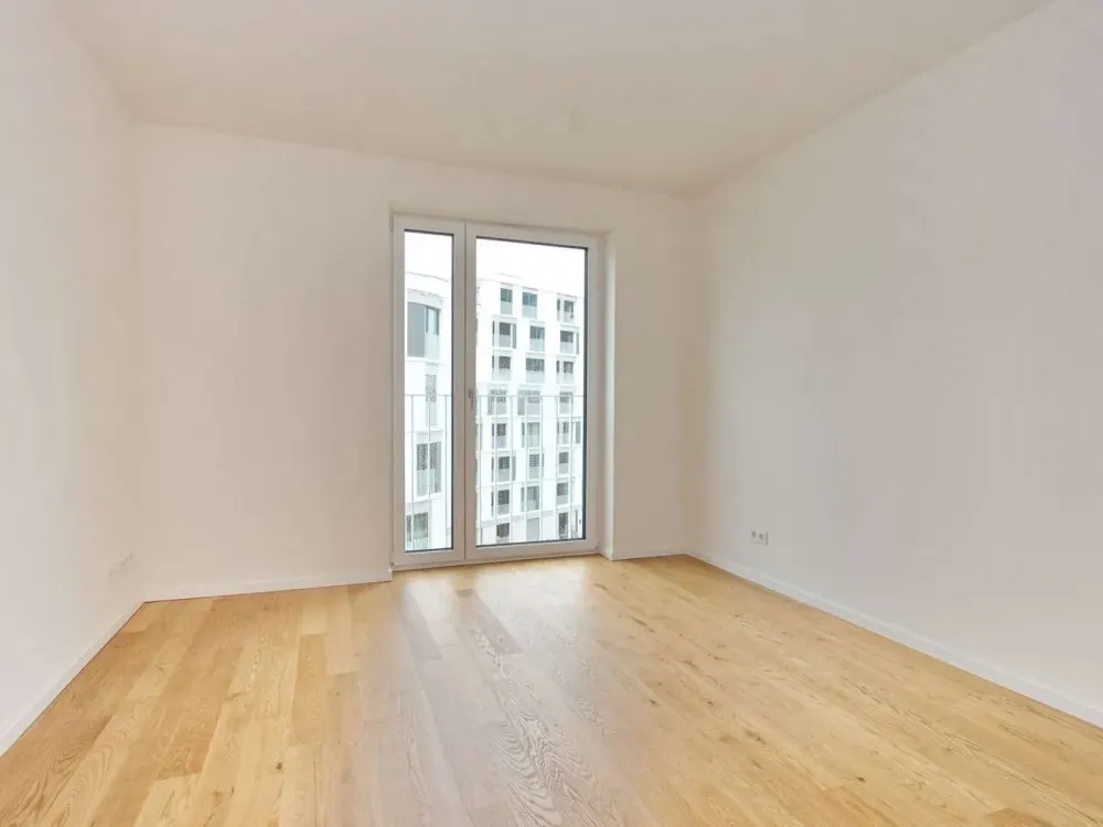 IPANEMA - bright 3 rooms with parquet, fitted kitchen and large loggia