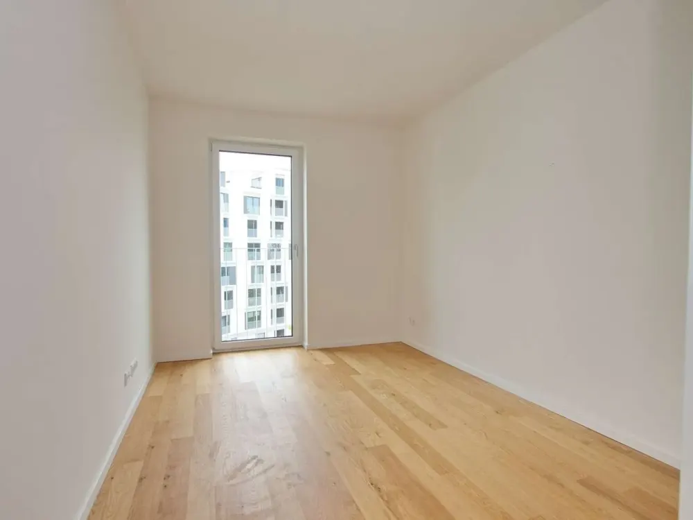 IPANEMA - bright 3 rooms with parquet, fitted kitchen and large loggia