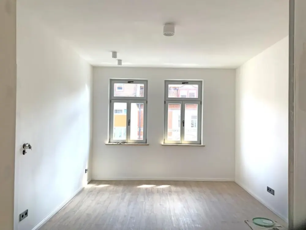 N-Steinbühl: Erstbezug! Schön & hell: 3-Zi-Whg., 1.OG (m.A.), Balkon, Einbauküche, Kühlung, Stpl.