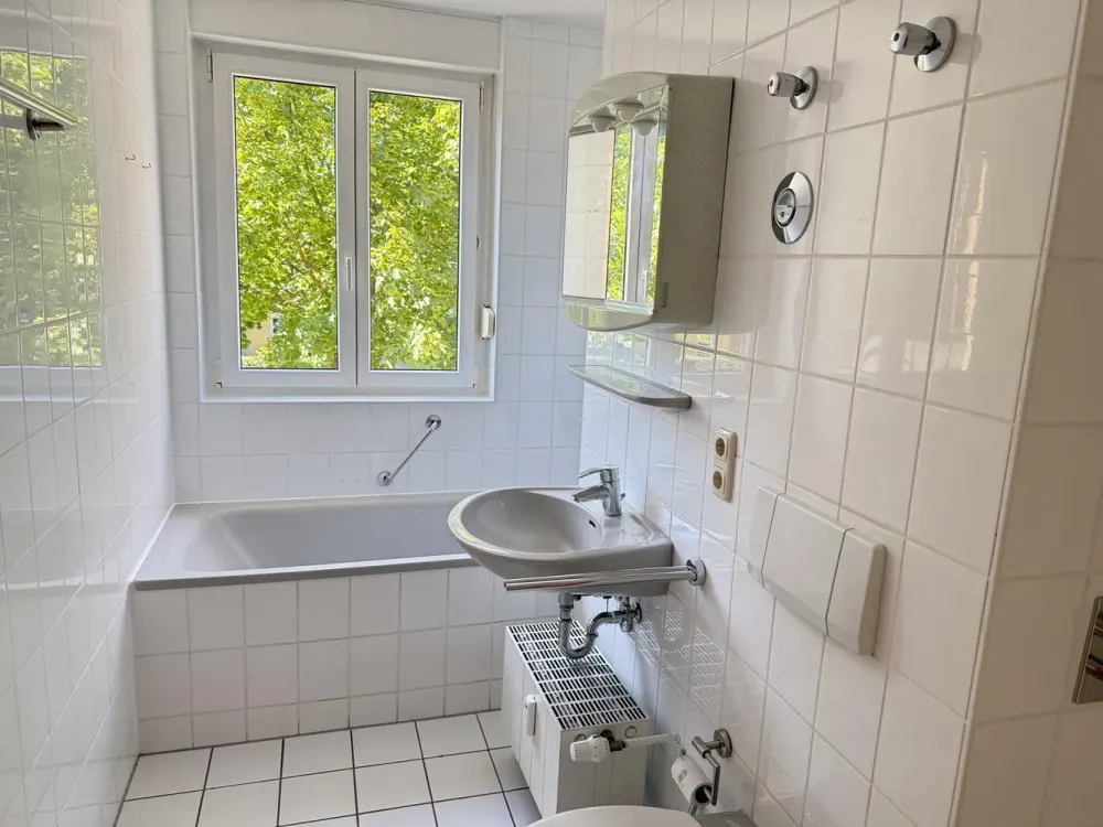 Modern 2-Room Apartment in Dresden-Weißig - Furnished Option | 57 m² | Balcony | Renovation