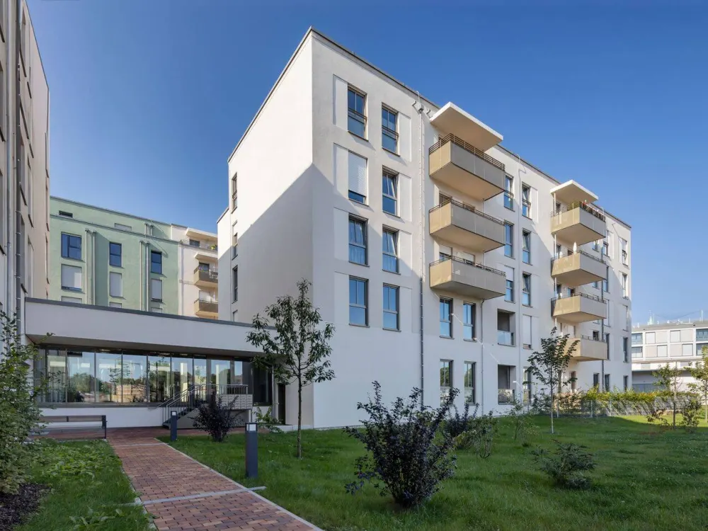 Service-Wohnen für Senioren im Luitpoldviertel: 3 Zimmer mit Terrasse