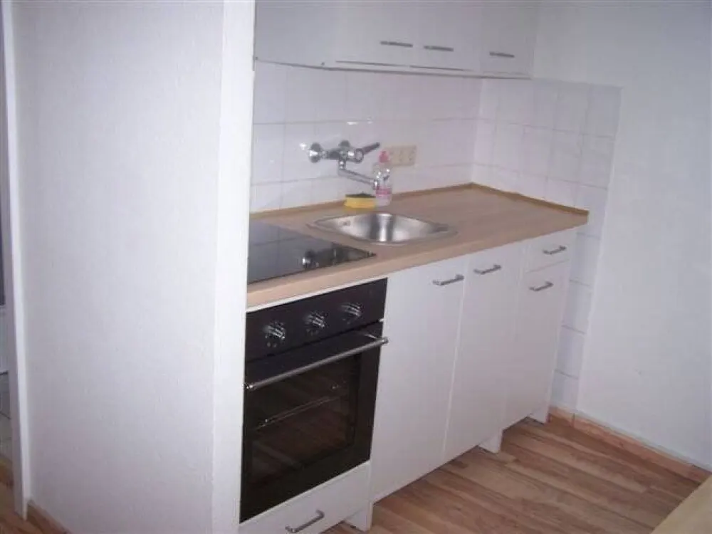 Helle und geräumige 1-Raum-Wohnung in Reudnitz mit Küchenzeile