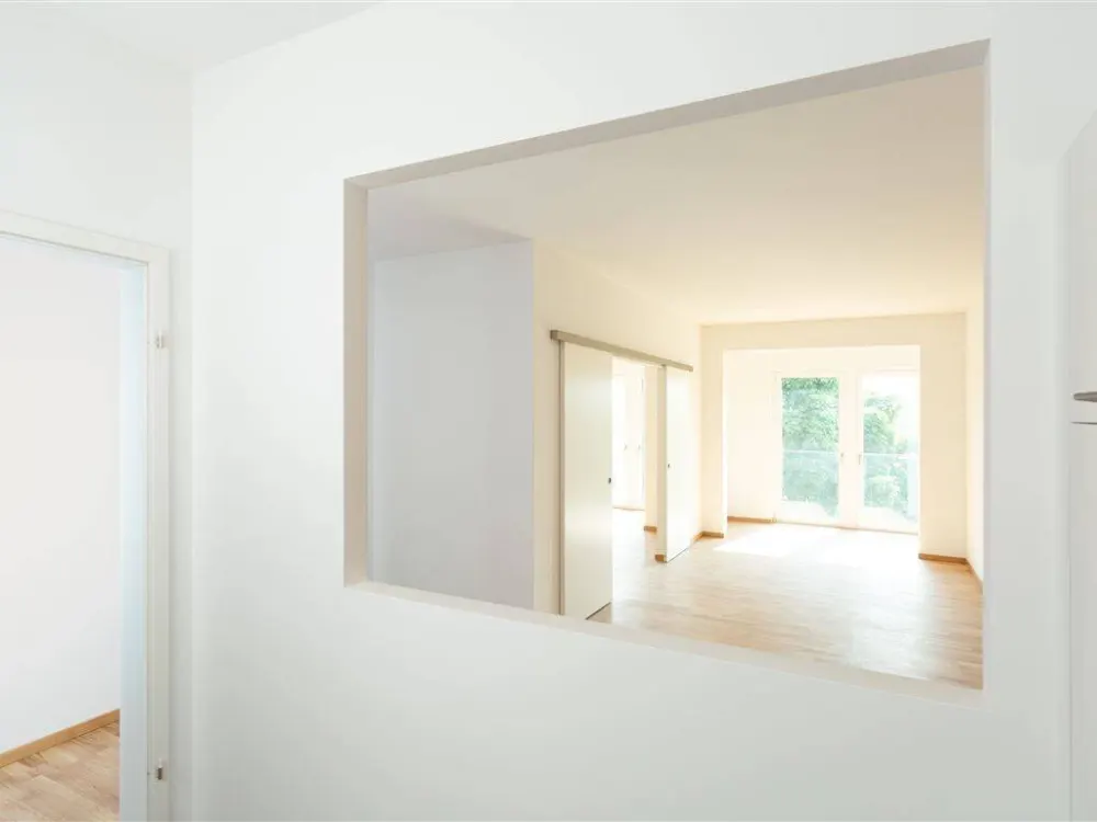 مطبخ مدمج مشمول! شقة مكونة من غرفتين بتصميم رائع | تدفئة فوبو | باركيه | موقف سيارات تحت الأرض ممكن