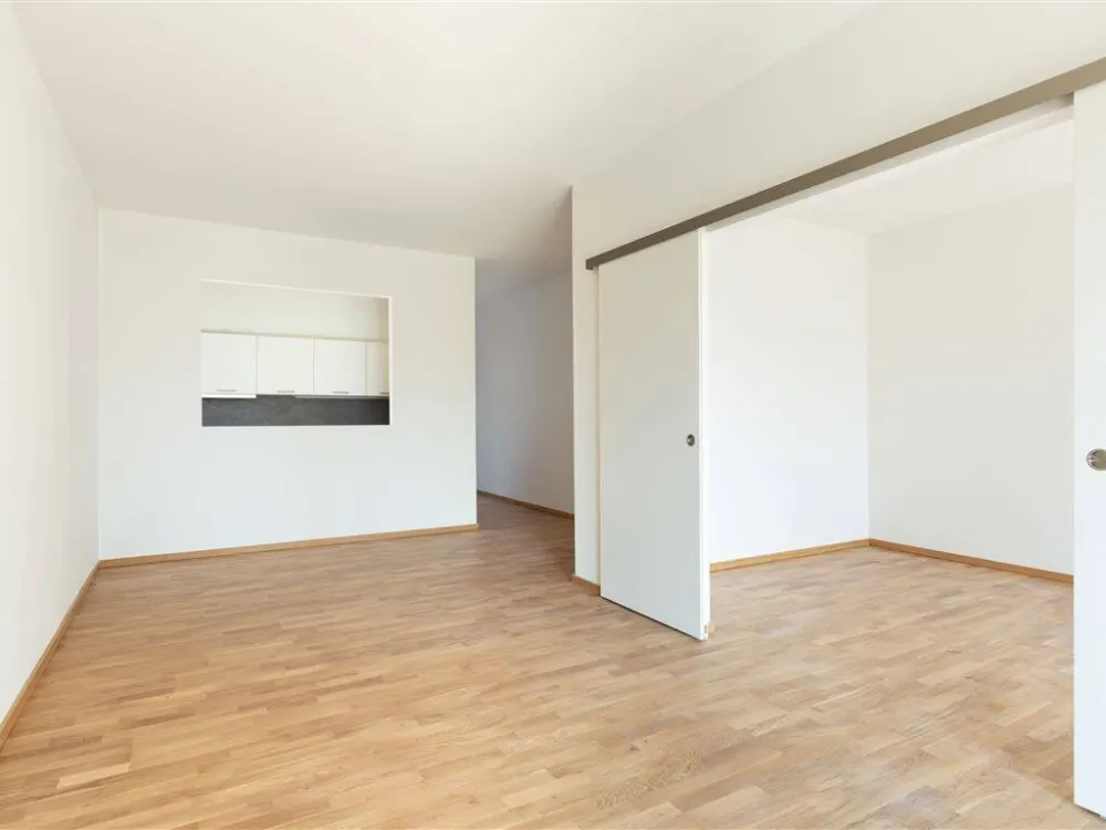 مطبخ مدمج مشمول! شقة مكونة من غرفتين بتصميم رائع | تدفئة فوبو | باركيه | موقف سيارات تحت الأرض ممكن