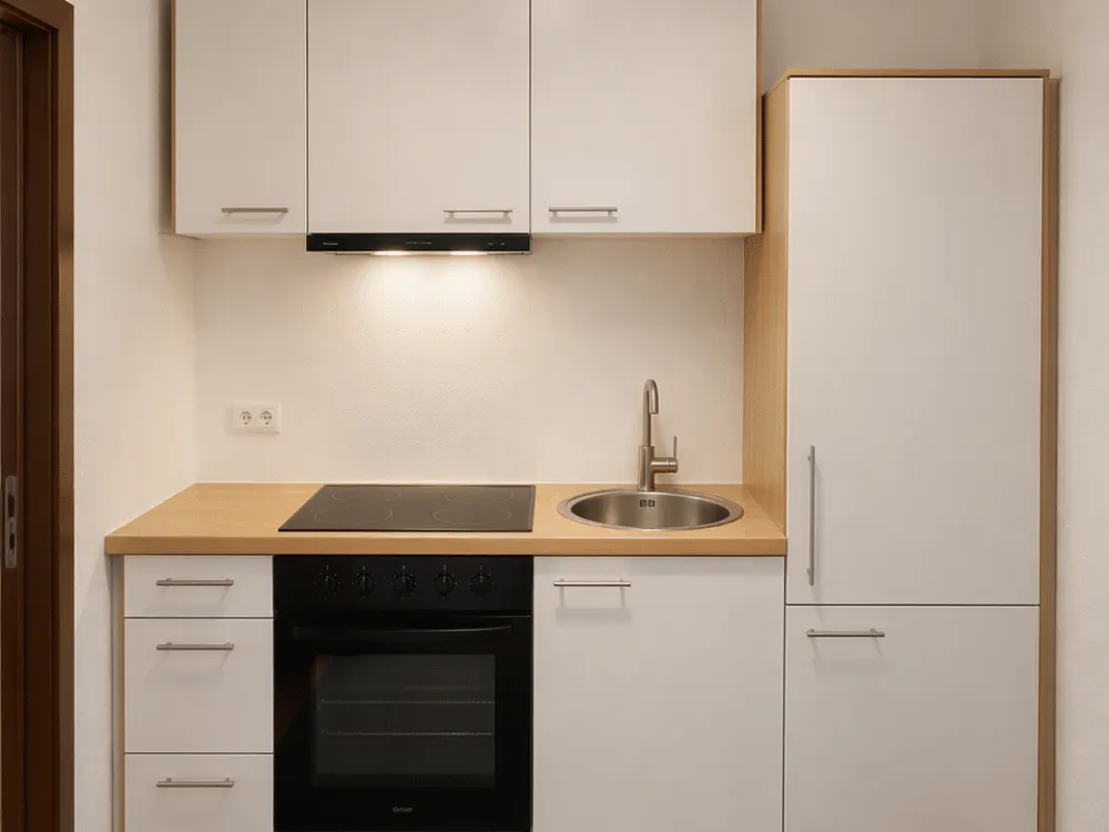 Erstbezug nach Sanierung, Altstadt St. Lorenz: 1-Zimmer-Apartment mit Balkon