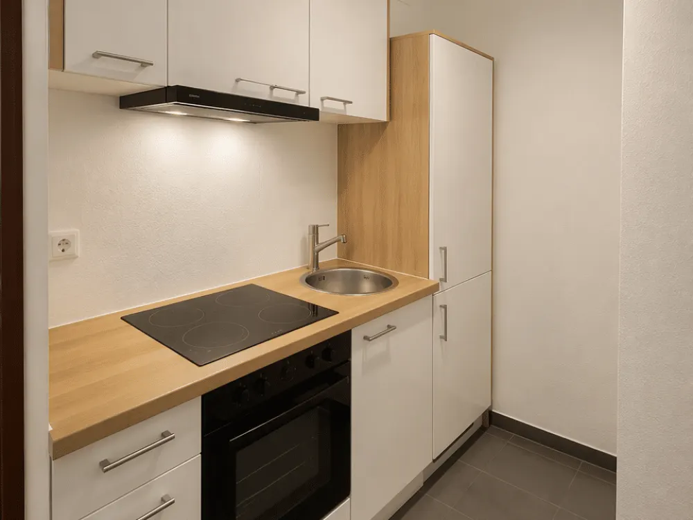Erstbezug nach Sanierung, Altstadt St. Lorenz: 1-Zimmer-Apartment mit Balkon