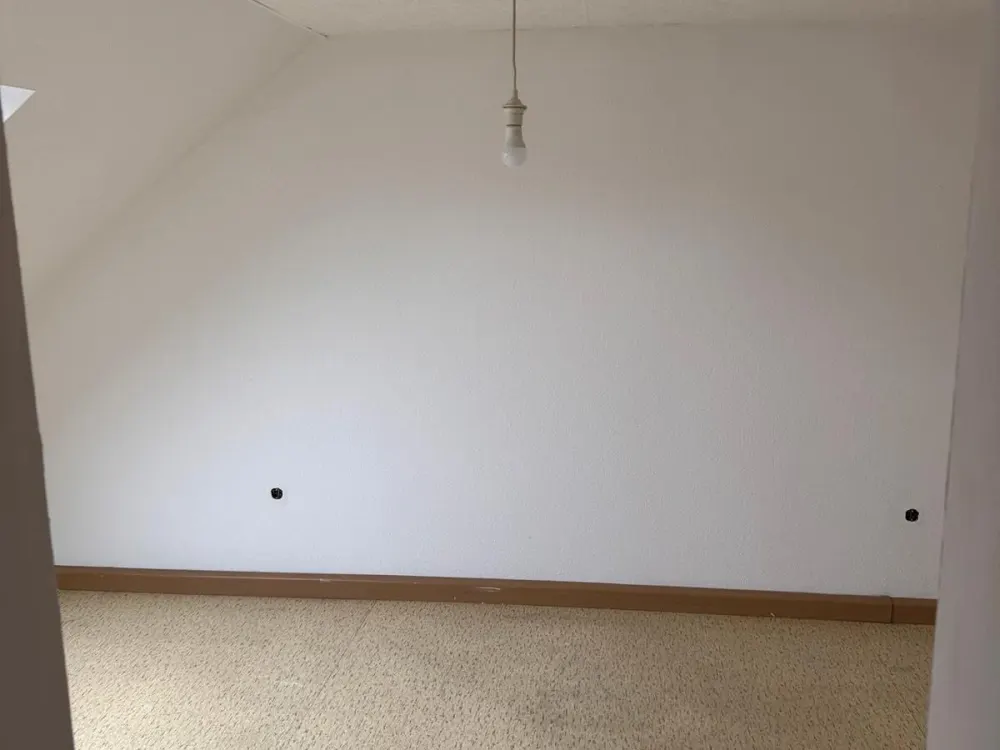 4-room attic apartment (3rd floor) for rent in Saarbrücken Burbach