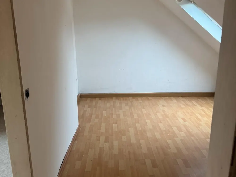4-room attic apartment (3rd floor) for rent in Saarbrücken Burbach