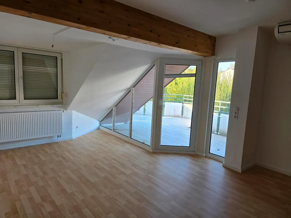 Frisch renovierte Dachgeschosswohnung