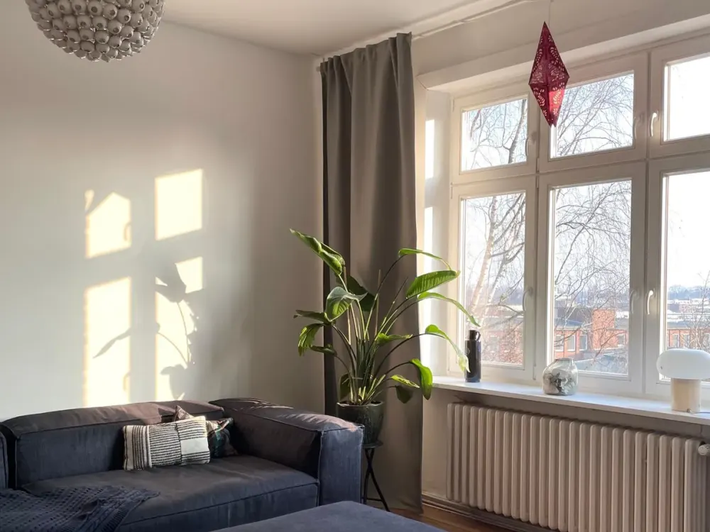 Möblierte 3-Zimmer-Altbauwohnung mit Balkon & Loggia in Hamburg-Bahrenfeld, befristete Untermiete a