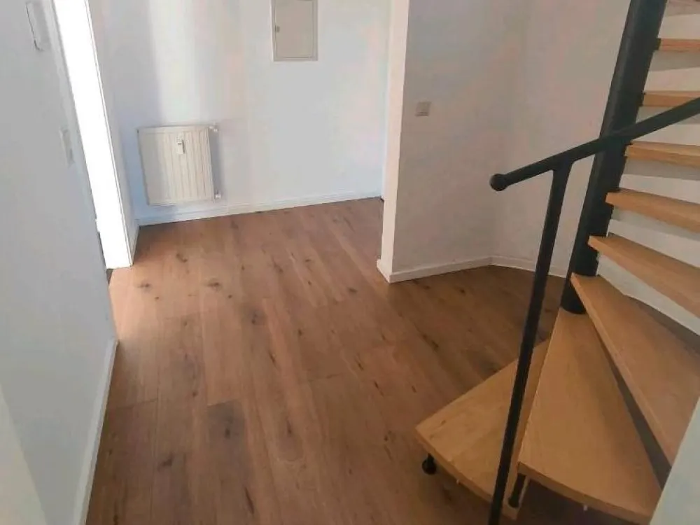 2 Zimmer Maisonette Wohnung in Uni-Nähe, Balkon & TG