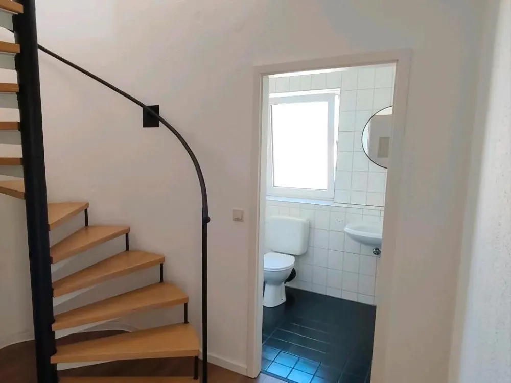 2 Zimmer Maisonette Wohnung in Uni-Nähe, Balkon & TG