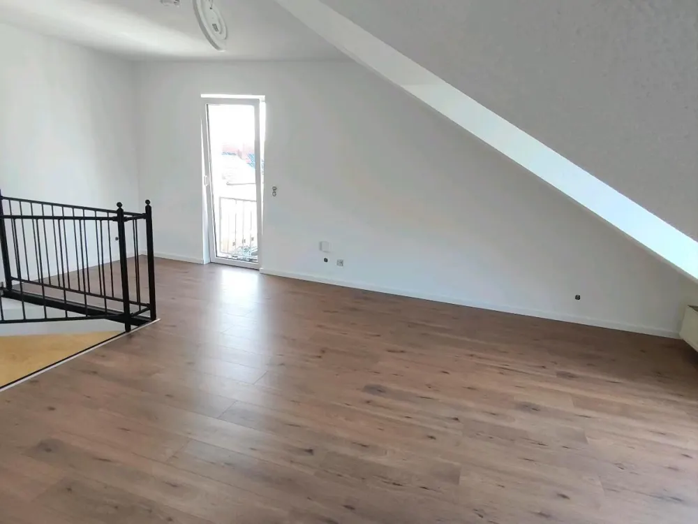 2 Zimmer Maisonette Wohnung in Uni-Nähe, Balkon & TG