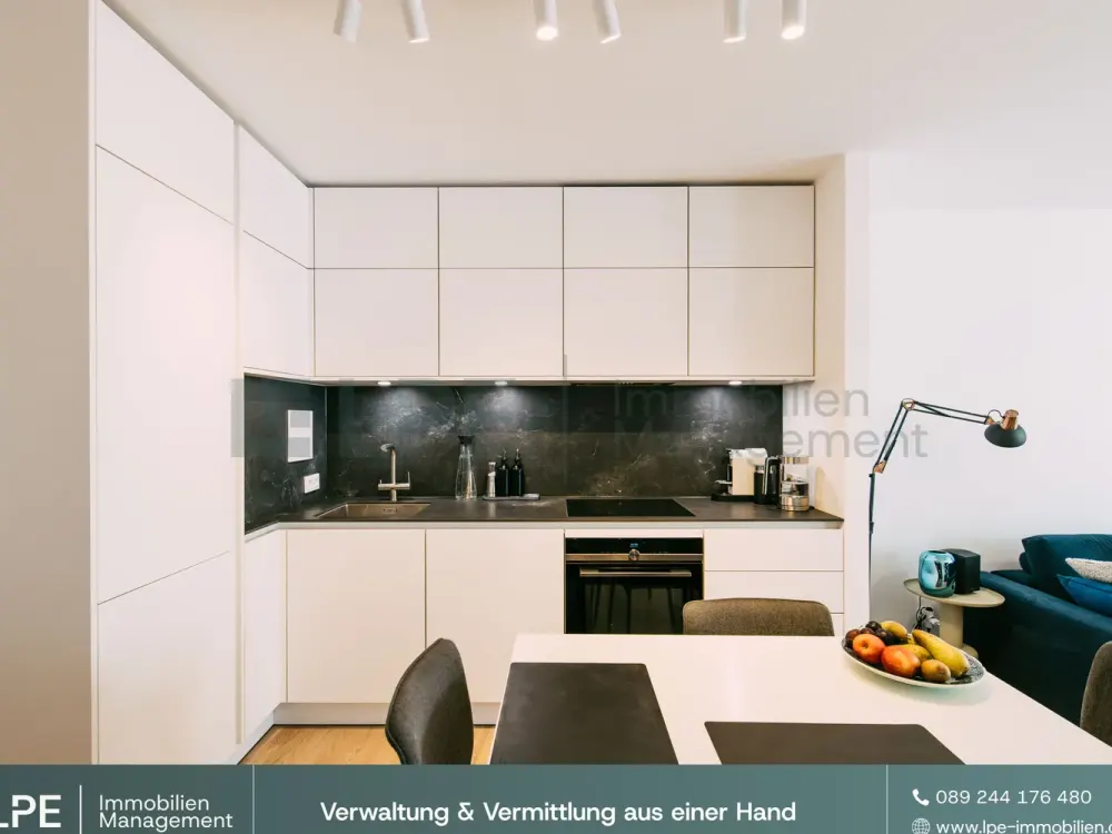 ⓁⓅⒺ Moderne Neubauwohnung mit hochwertiger Einbauküche und Stellplatz