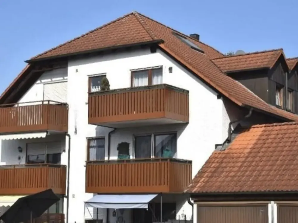 Beautiful 3-Room Apartment with Fitted Kitchen and West Balcony