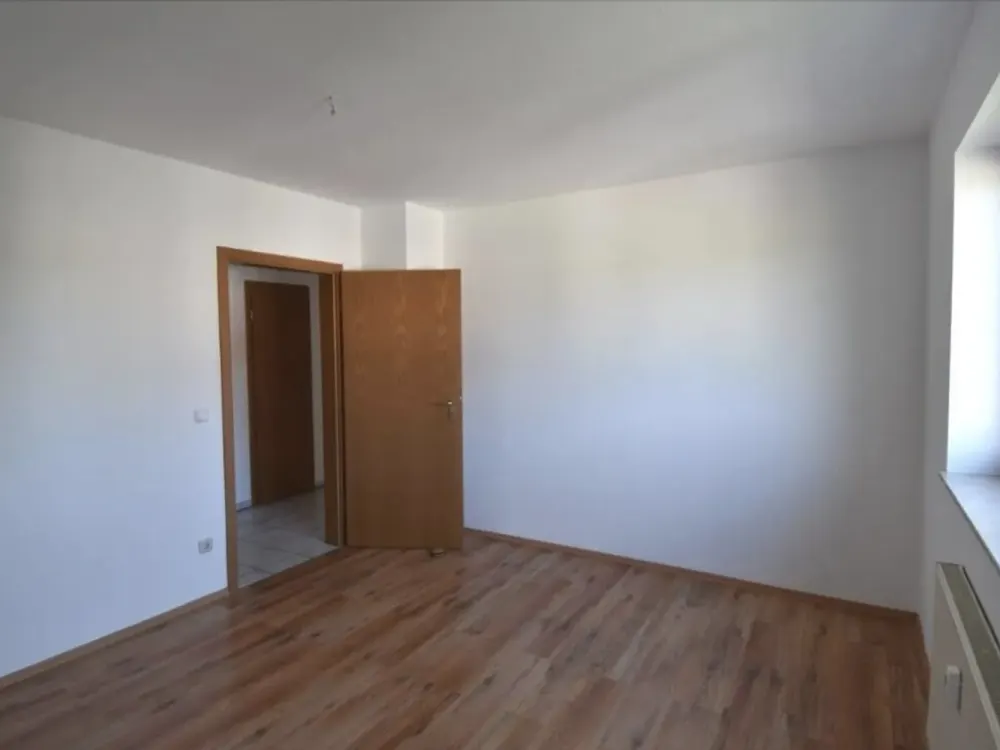 Beautiful 3-Room Apartment with Fitted Kitchen and West Balcony