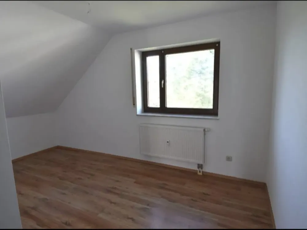 Beautiful 3-Room Apartment with Fitted Kitchen and West Balcony