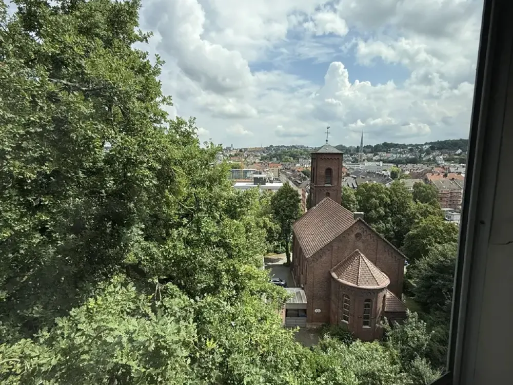 Helle und sanierte 3,5-Raum-Wohnung mit tollem Ausblick, neue Heizung, Fenster, Heizkörper, Bad