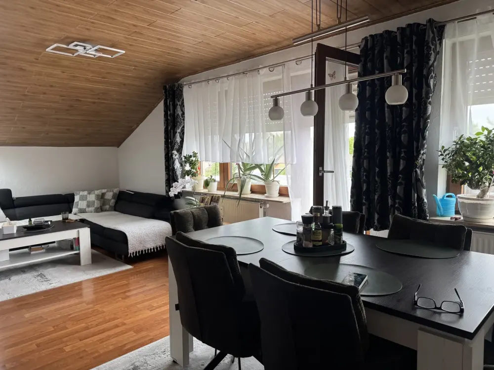 Markgröningen-schöne, großzügige 4 Zi-DG