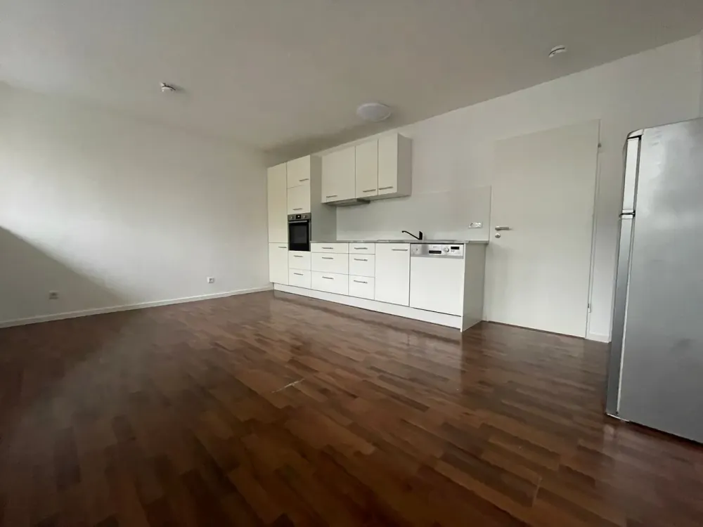 +++ Renovierte Unmöblierte Wohnung in Frankfurt am Main +++