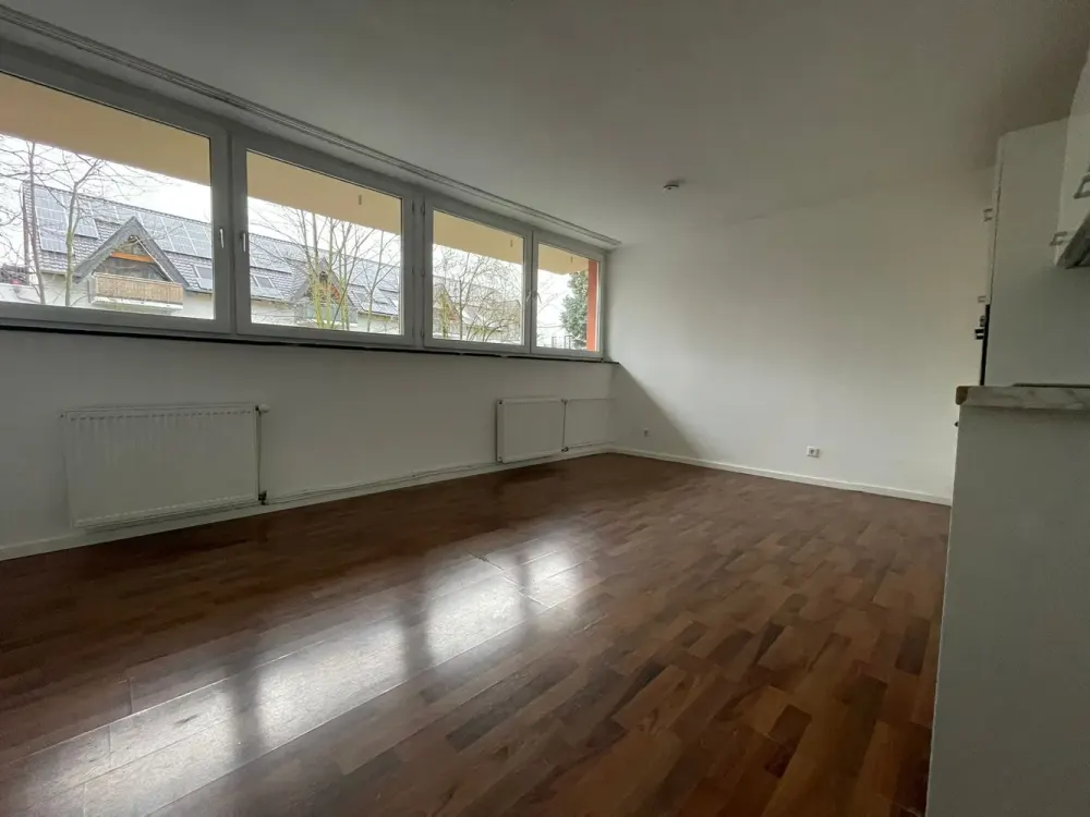 +++ Renovierte Unmöblierte Wohnung in Frankfurt am Main +++