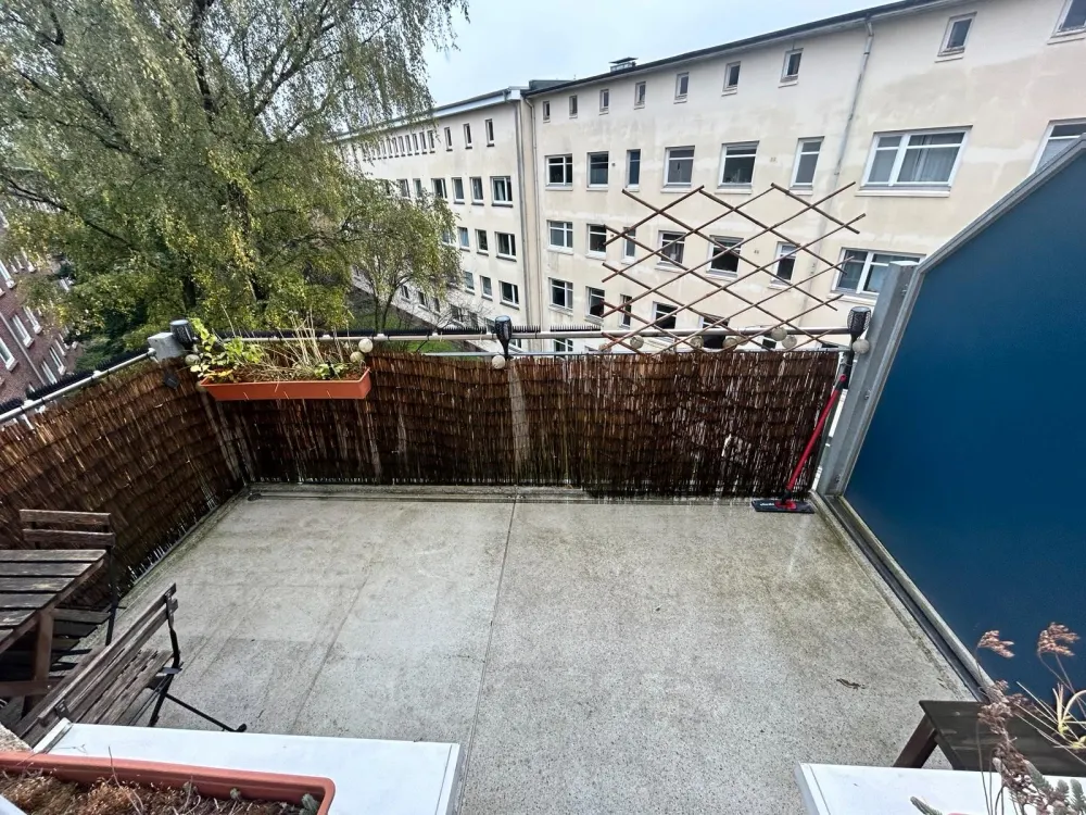 Möblierte 1-Zimmer-Wohnung mit großem Balkon zur Untermiete