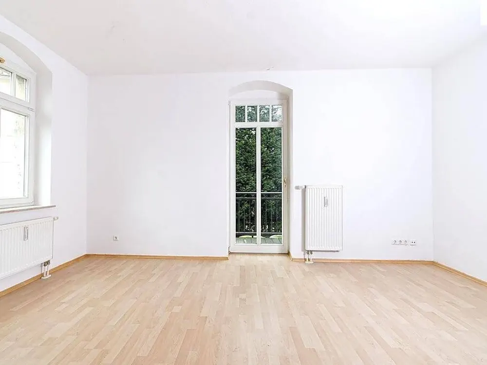 Plauen: Wohnung im Hochparterre mit großem Balkon, Gartenterrasse & großem Gartenanteil