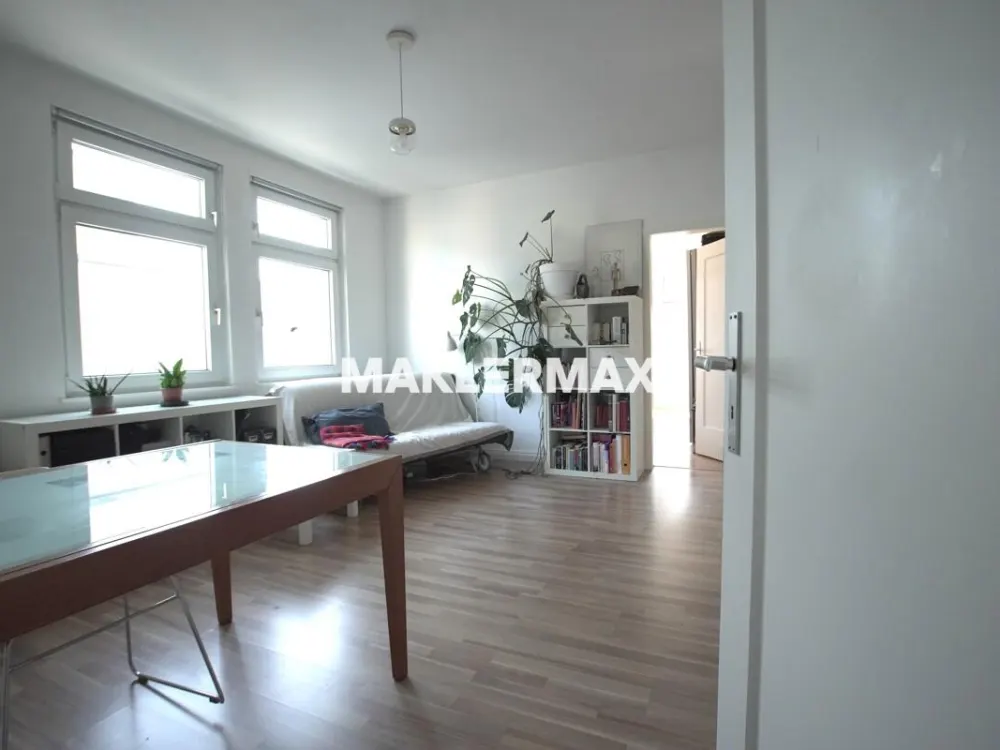 Schöne Altbauwohnung direkt in Stuttgart