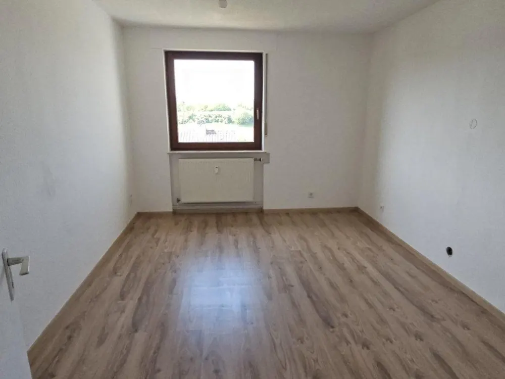 2.5-Room Apartment with Built-in Kitchen in Leonberg