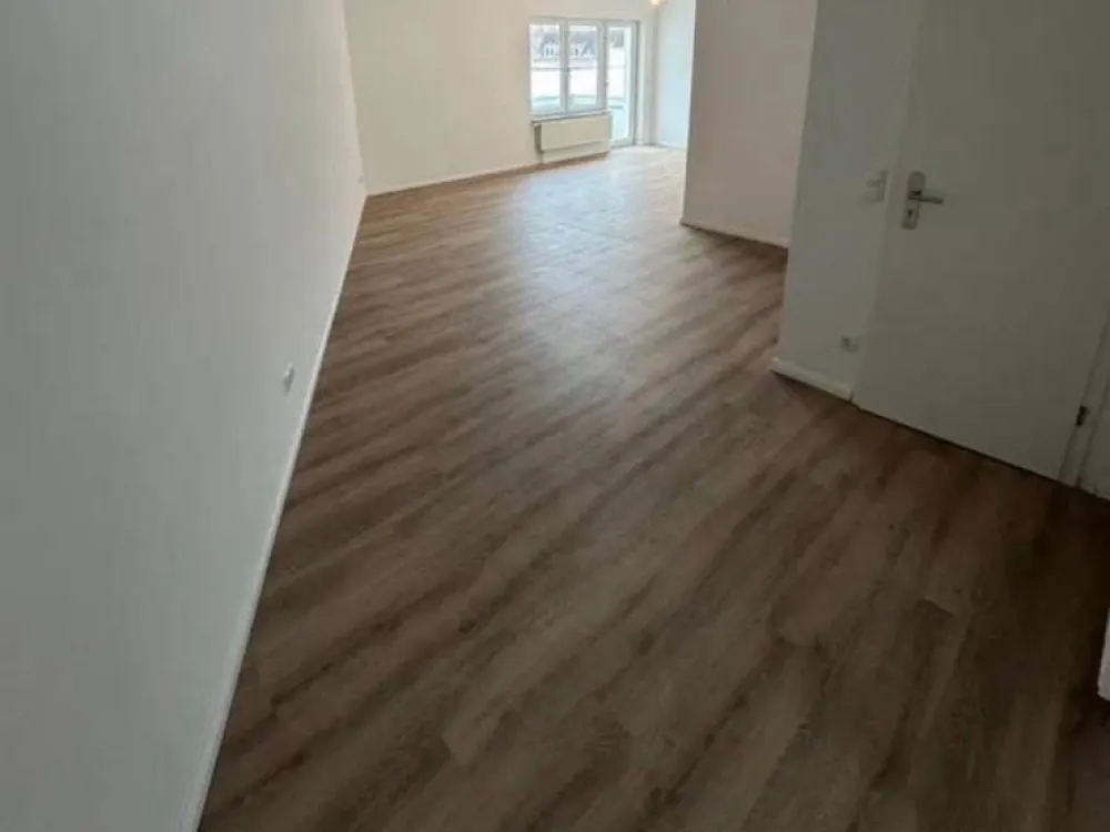 2 Zimmer Wohnung frei