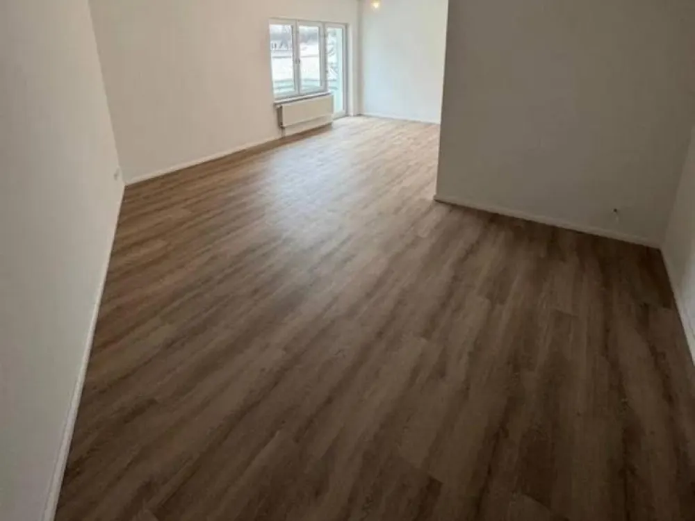 2 Zimmer Wohnung frei