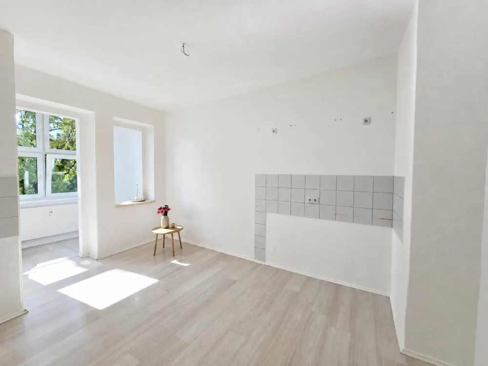 HELLE 4-RAUM-WOHNUNG MIT LOGGIA & TRAUMBLICK, LEIPZIG GOHLIS