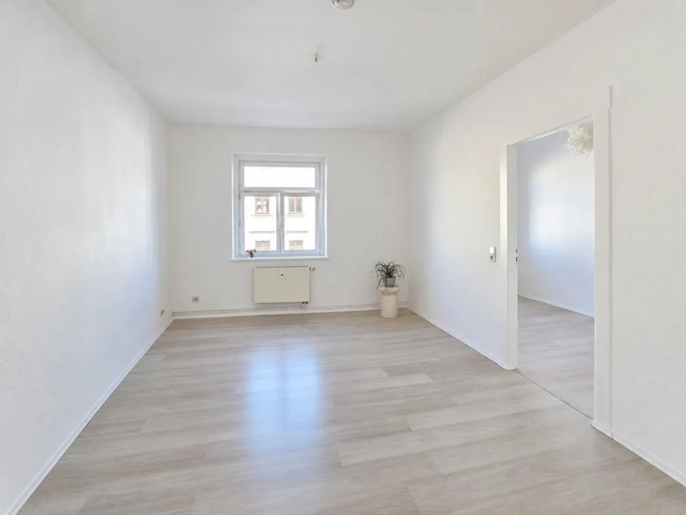 HELLE 4-RAUM-WOHNUNG MIT LOGGIA & TRAUMBLICK, LEIPZIG GOHLIS